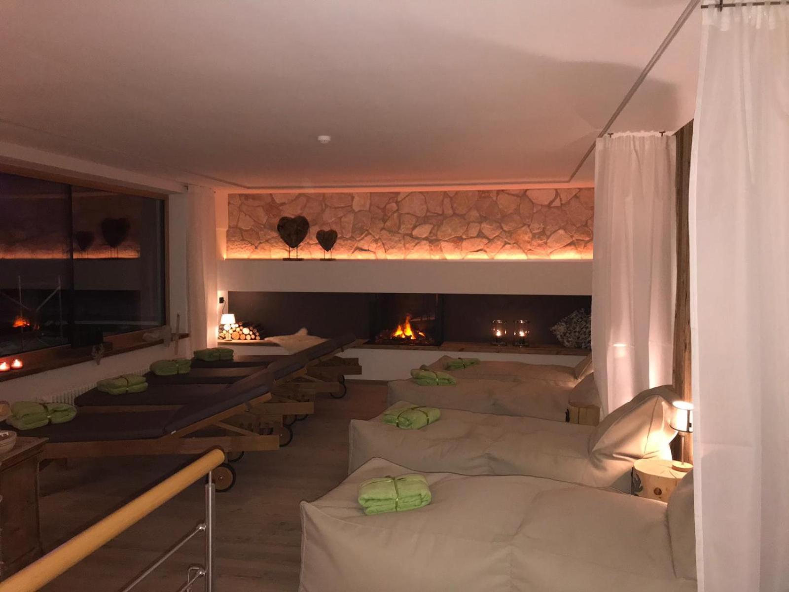 Hotel Ciasa Ai Pini San Cassiano  Exteriér fotografie