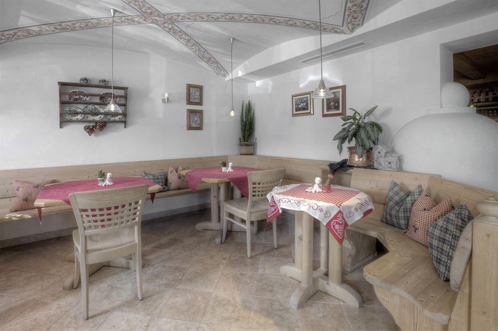Hotel Ciasa Ai Pini San Cassiano  Exteriér fotografie