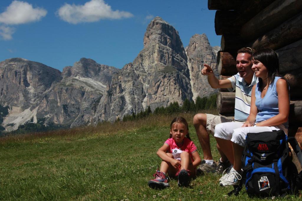 Hotel Ciasa Ai Pini San Cassiano  Exteriér fotografie