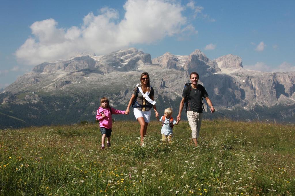 Hotel Ciasa Ai Pini San Cassiano  Exteriér fotografie