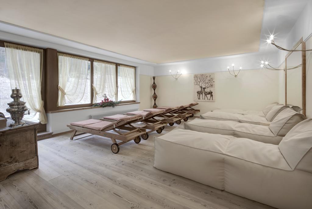 Hotel Ciasa Ai Pini San Cassiano  Exteriér fotografie