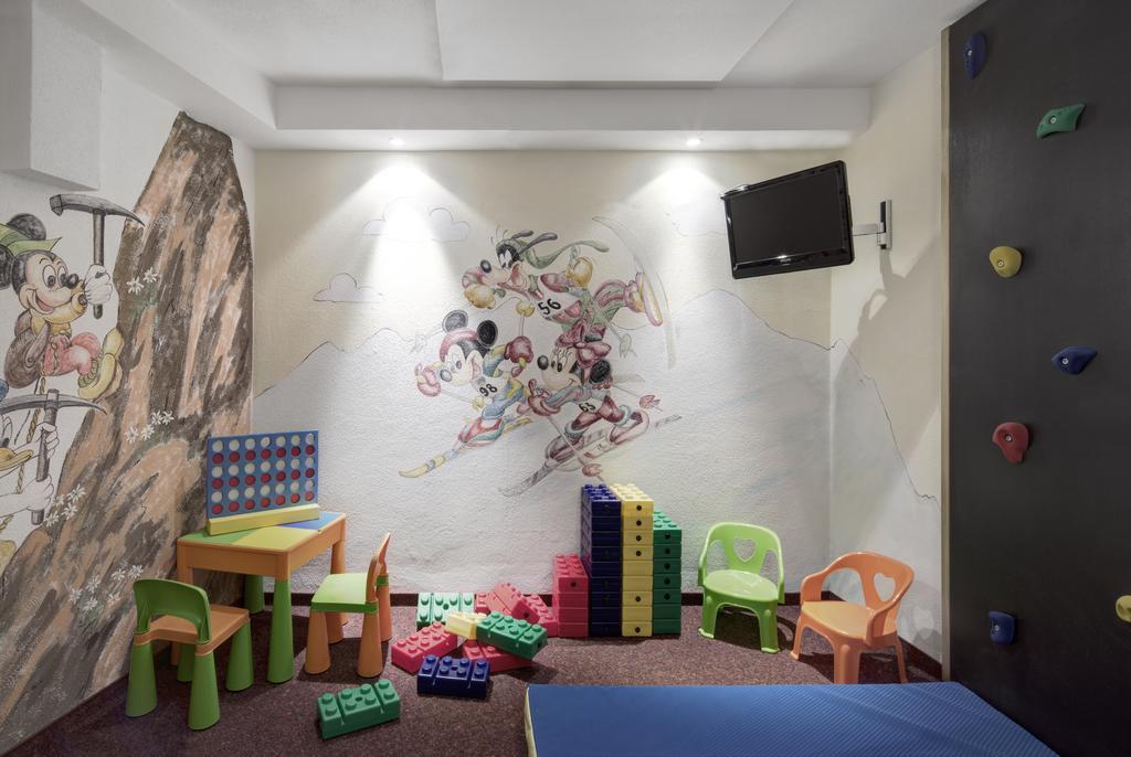 Hotel Ciasa Ai Pini San Cassiano  Exteriér fotografie