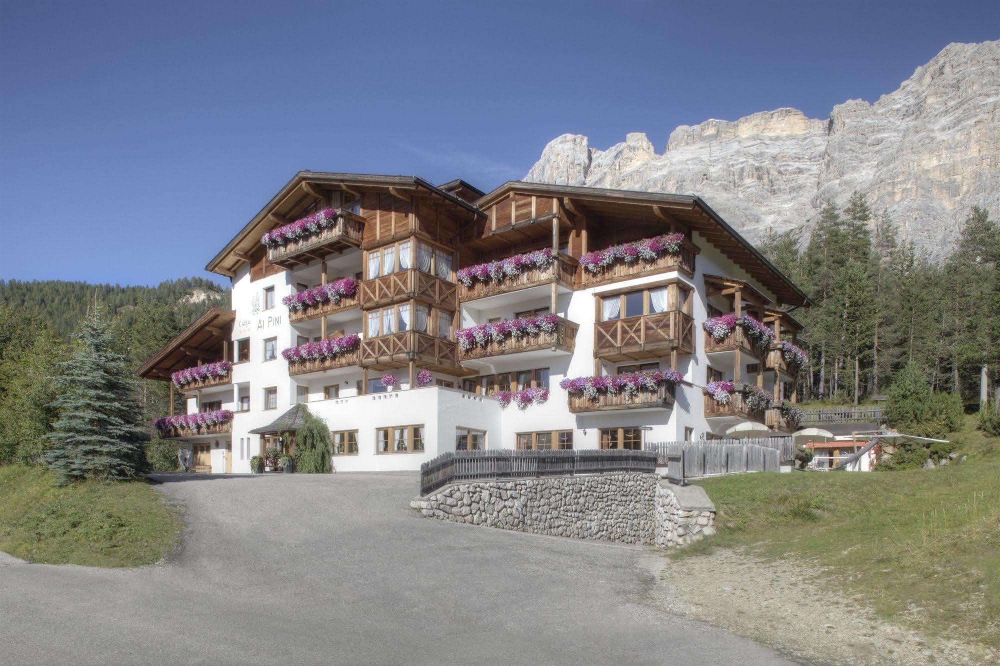 Hotel Ciasa Ai Pini San Cassiano  Exteriér fotografie