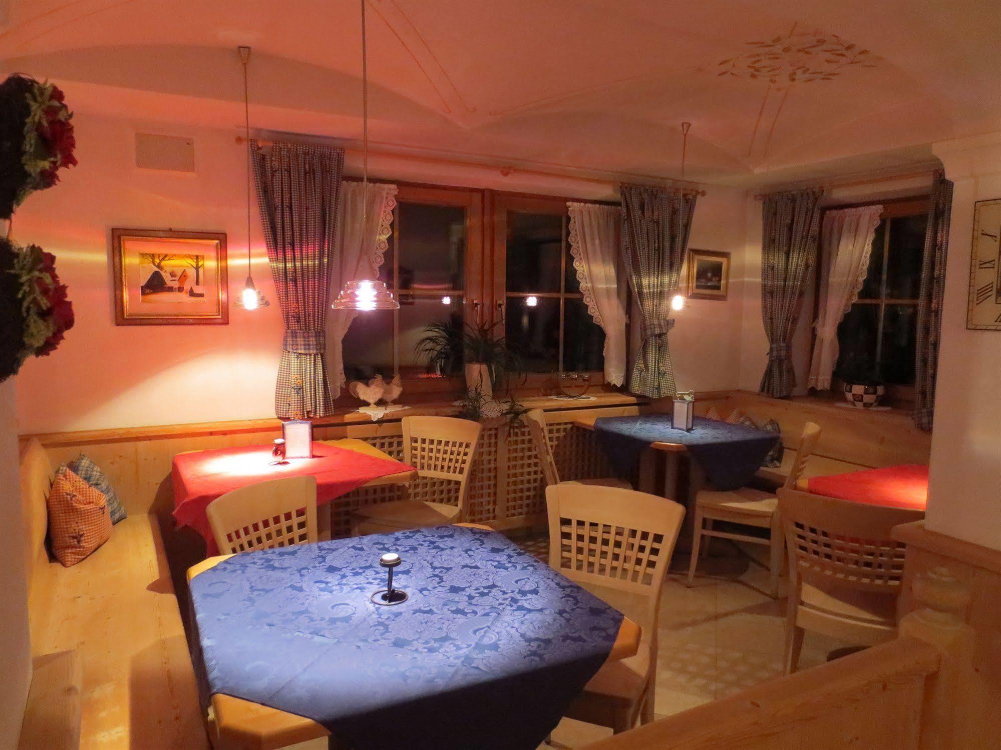 Hotel Ciasa Ai Pini San Cassiano  Exteriér fotografie