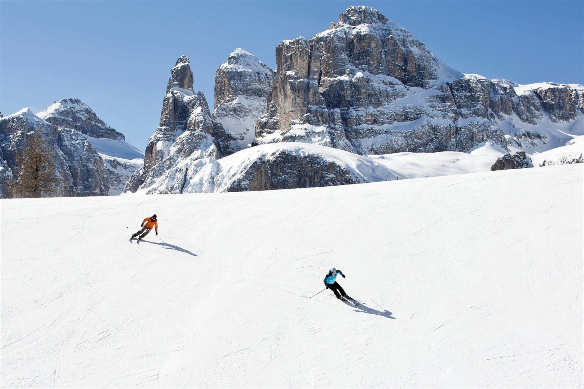 Hotel Ciasa Ai Pini San Cassiano  Exteriér fotografie