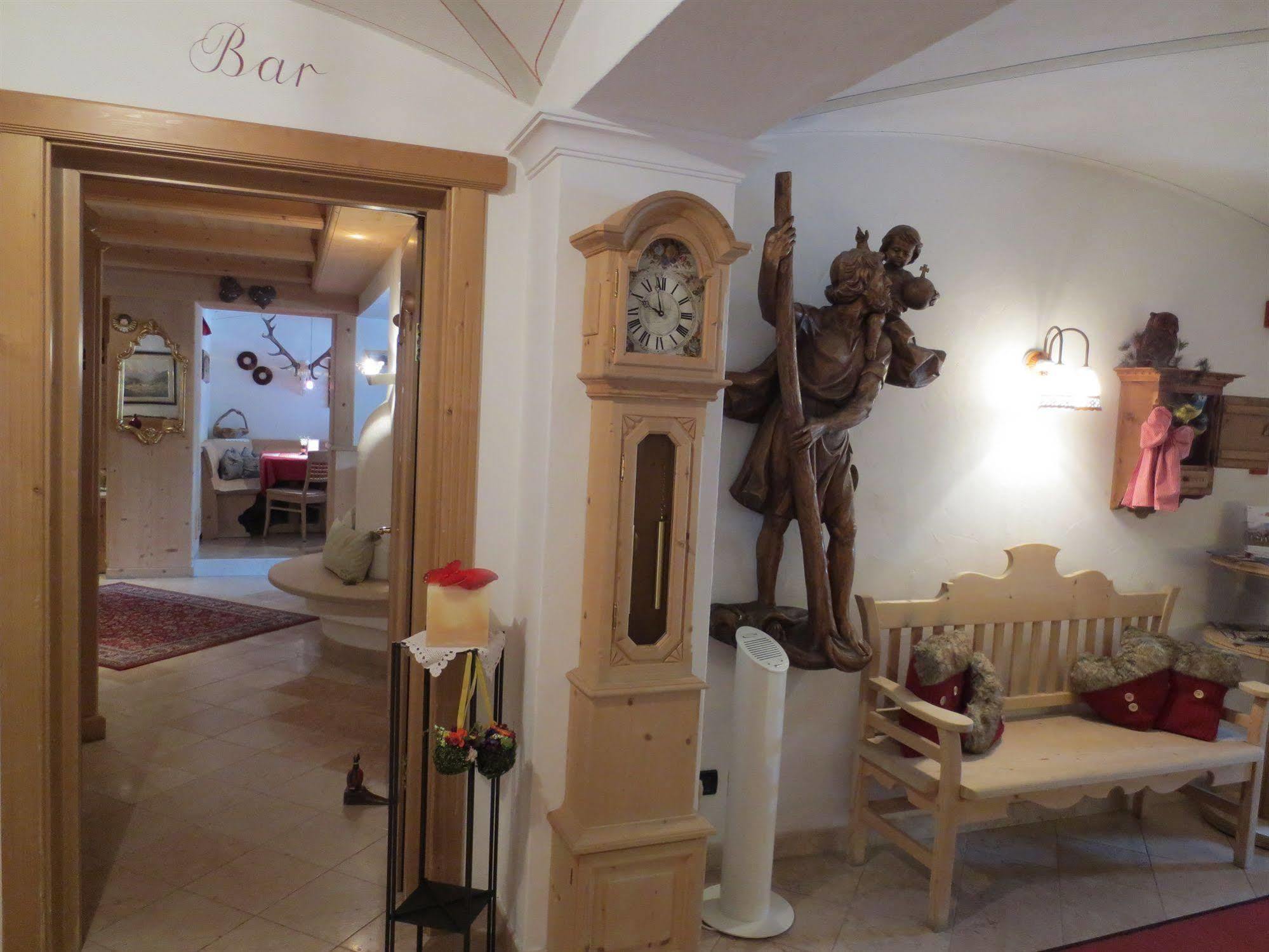 Hotel Ciasa Ai Pini San Cassiano  Exteriér fotografie